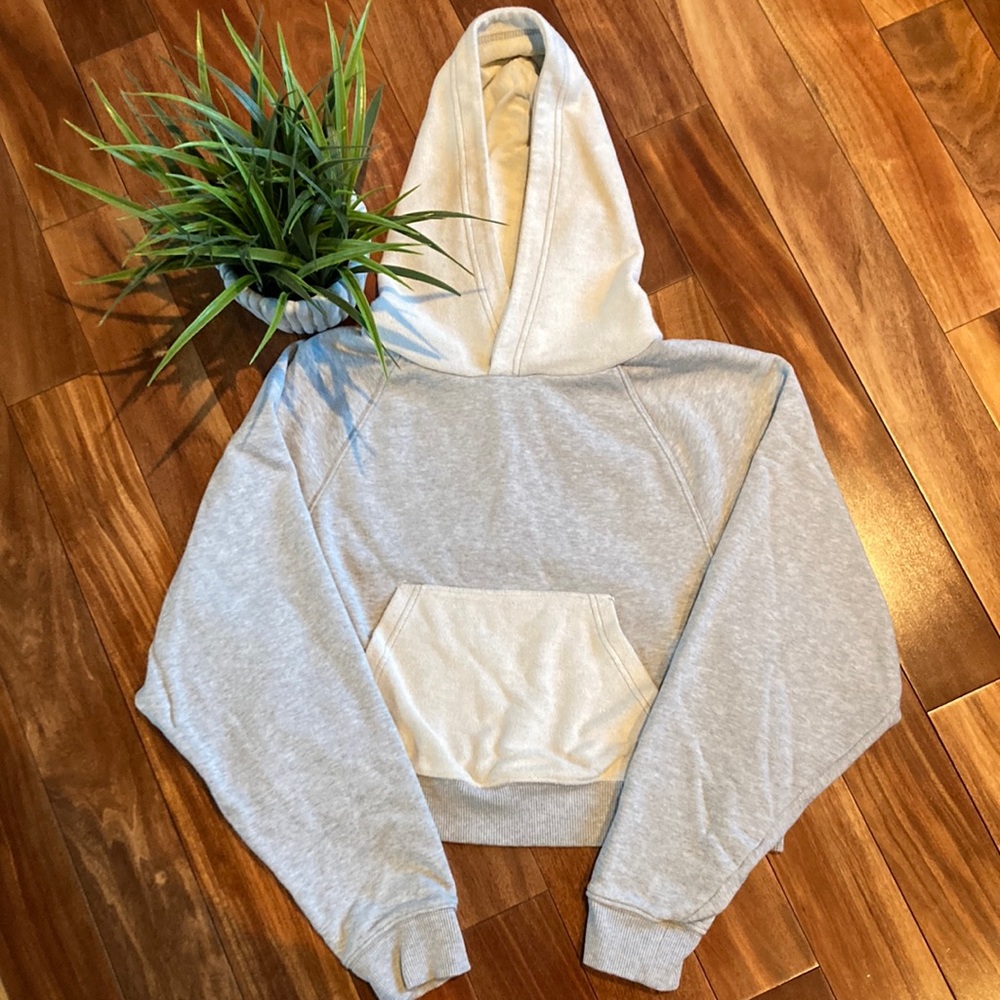 Women’s Aerie adult Small two-tone gray and off-white crop top hoodie sweatshirt